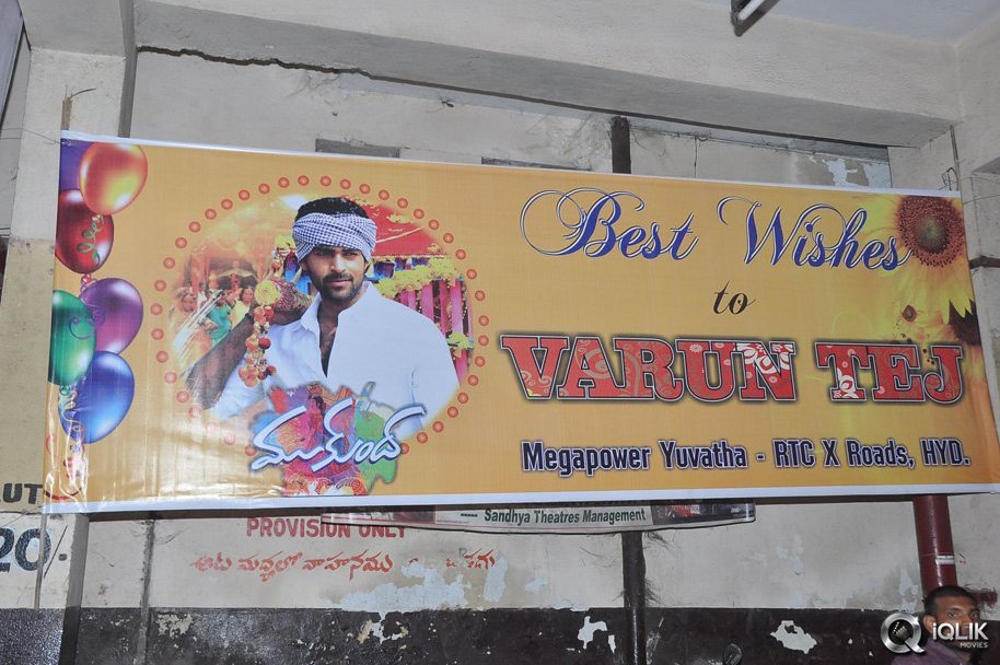 Mukunda-Movie-Hungama-at-Sandhya-Theatre